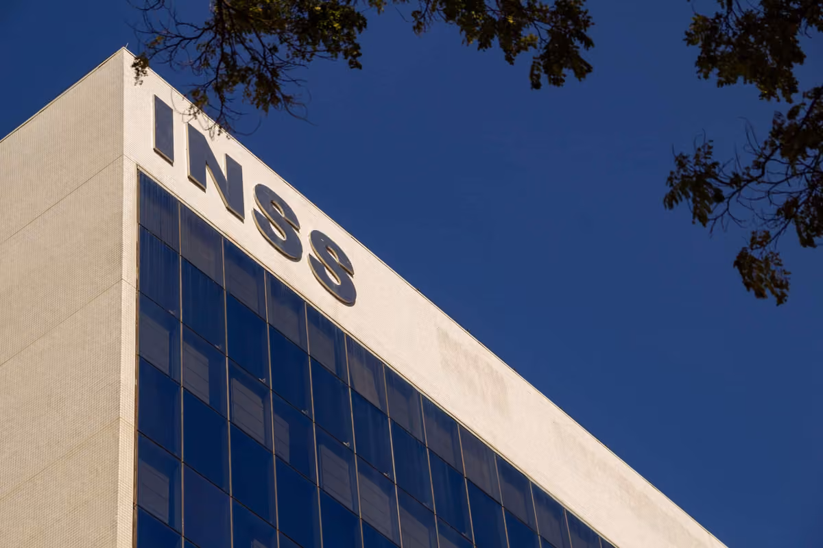 Justiça libera R$ 2,9 bilhões em atrasados do INSS; veja quem recebe e como consultar o pagamento