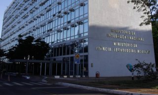 Governo cria trava para reajuste real de servidores públicos
