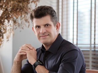 Escassez de talentos impulsiona empresas a investir na formação de profissionais desde a universidade
