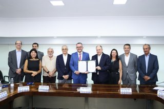 Ministério de Portos e Aeroportos firma parceria com ABDIB para dinamizar a infraestrutura nacional