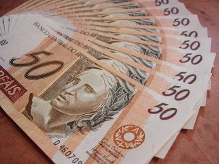 Preocupação financeira atinge 95% dos brasileiros, aponta pesquisa da Onze e Icatu Seguros