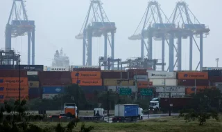 Empresas brasileiras afetadas por tarifaço ou guerra já podem pedir empréstimo