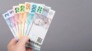 Aposentados e pensionistas do INSS vāo receber  R$ 2,08 bilhões em atrasados