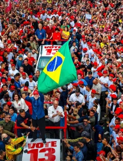 Lula vence em 42 países, Flávio em 12, mostra a parcial de votos no exterior