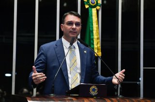 Derrota eleitoral de Flávio Bolsonaro pode levar parte das investigações à Justiça Federal
